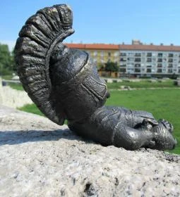 Kolodko: In vino veritas miniszobor