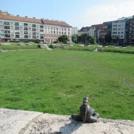 Kolodko: In vino veritas miniszobor Budapest - Egyéb