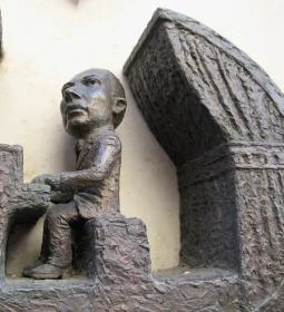 Kolodko: Seress Rezső miniszobor