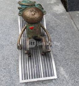 Kolodko: Skála Kópé miniszobor