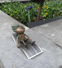 Kolodko: Skála Kópé miniszobor