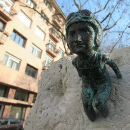 Kolodko: Szenes Hanna miniszobor Budapest - Egyéb