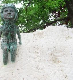 Kolodko: Szenes Hanna miniszobor