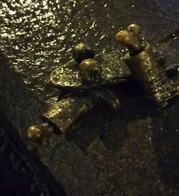 Kolodko: Sztálin csizmája miniszobor