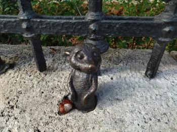 Kolodko: Szurikáta miniszobor Budapest