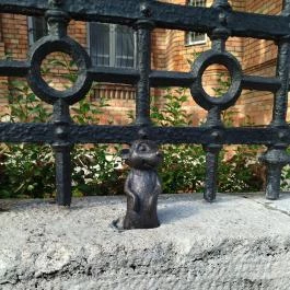 Kolodko: Szurikáta miniszobor Budapest - Egyéb