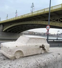 Kolodko: Trabant miniszobor