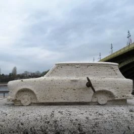 Kolodko: Trabant miniszobor Budapest - Egyéb