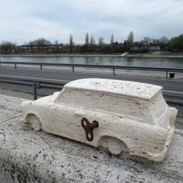 Kolodko: Trabant miniszobor Budapest - Egyéb