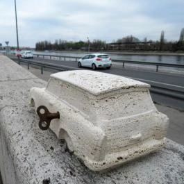 Kolodko: Trabant miniszobor Budapest - Egyéb