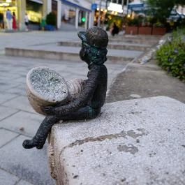 Kolodko: Utcazenész miniszobor Veszprém - Egyéb