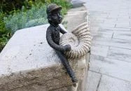 Kolodko: Utcazenész miniszobor Veszprém