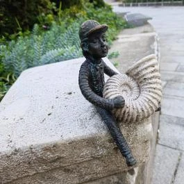 Kolodko: Utcazenész miniszobor Veszprém - Egyéb