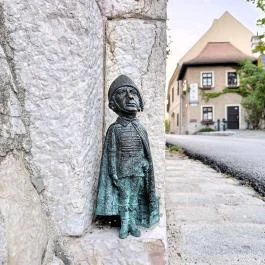 Kolodko: a Vár őrzője miniszobor Veszprém - Egyéb