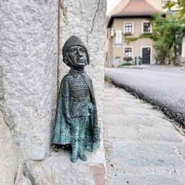 Kolodko: a Vár őrzője miniszobor Veszprém - Egyéb