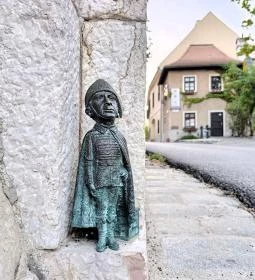 Kolodko: a Vár őrzője miniszobor