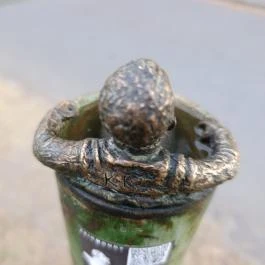 Kolodko: Zsigmondy Vilmos miniszobor, Budapest - Külső kép