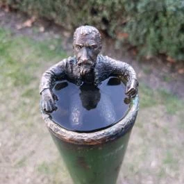Kolodko: Zsigmondy Vilmos miniszobor, Budapest - Külső kép