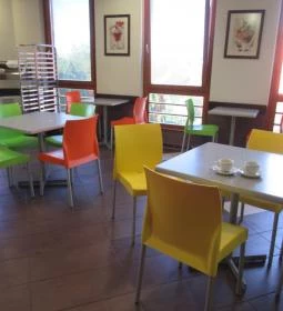 Kolping Uszodai Önkiszolgáló Étterme