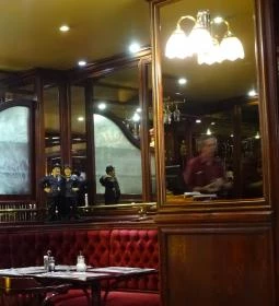 Komédiás Kávéház