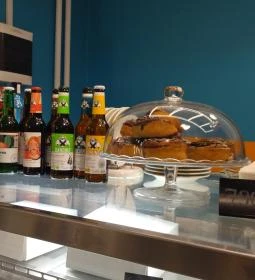 Komondors Vintage Shop & Café