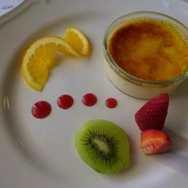 KönyvBár & Restaurant Budapest - Étel/ital