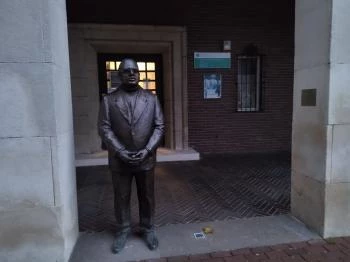 Kornis Gyula szobor Székesfehérvár