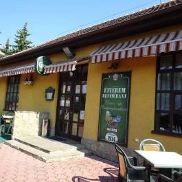 Korona Étterem & Cukrászda Érd - Külső kép