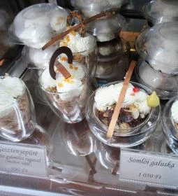 Koronakert Cukrászda