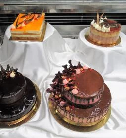 Koronakert Cukrászda