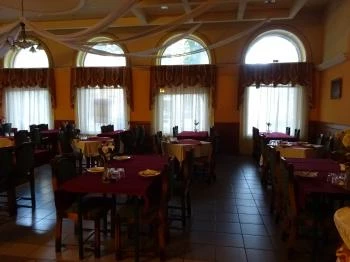 Kossuth Étterem Cegléd