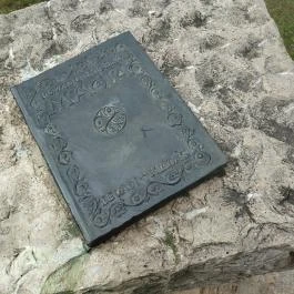 Kosztolányi Dezső szobra Budapest - Egyéb