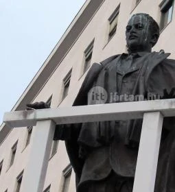 Kovács Béla emlékmű