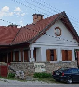 Kövirózsa Apartmanház
