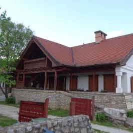 Kövirózsa Apartmanház, Aggtelek - Külső kép