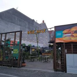 Köz_hely Budapest - Külső kép