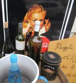 Kredenc Cafe & Delicatesse