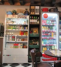 Kredenc Cafe & Delicatesse