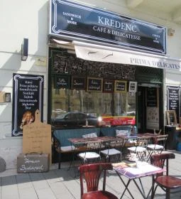 Kredenc Cafe & Delicatesse