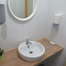 Kredenc-Kredens, Budapest - Mosdó