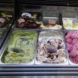 Krém Cukrászda & Kávézó Székesfehérvár - Étel/ital