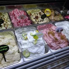 Krém Cukrászda & Kávézó Székesfehérvár - Étel/ital