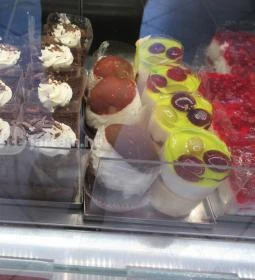 Kristály Cukrászda