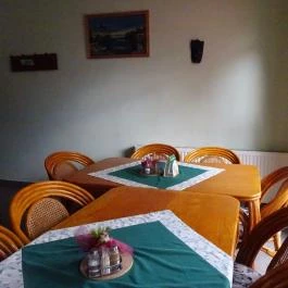 Krokodil Étterem, Panzió & Vendégház Balf - Belső