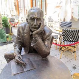 Krúdy Gyula szobra Budapest - Egyéb