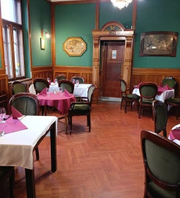 Külvárosi Kávéház & Étterem