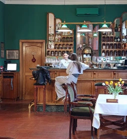 Külvárosi Kávéház & Étterem