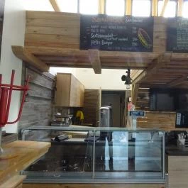 Kurucz Hentes & Lacipecsenye, Budapest - Belső