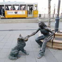 Kutyás lány szobor Budapest - Egyéb