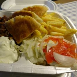 GRK'S Kyros Yeeros, Budapest - Étel/ital